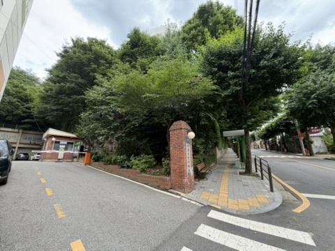 극동강변아파트 정문 진입부를 확인한 기록